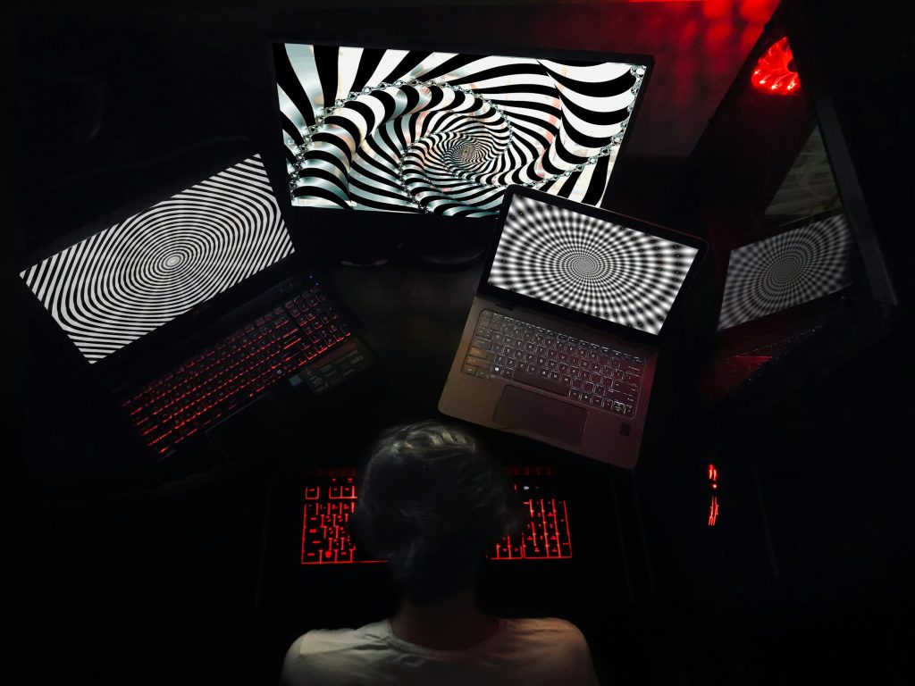 scarecrow detektor AI unsplash