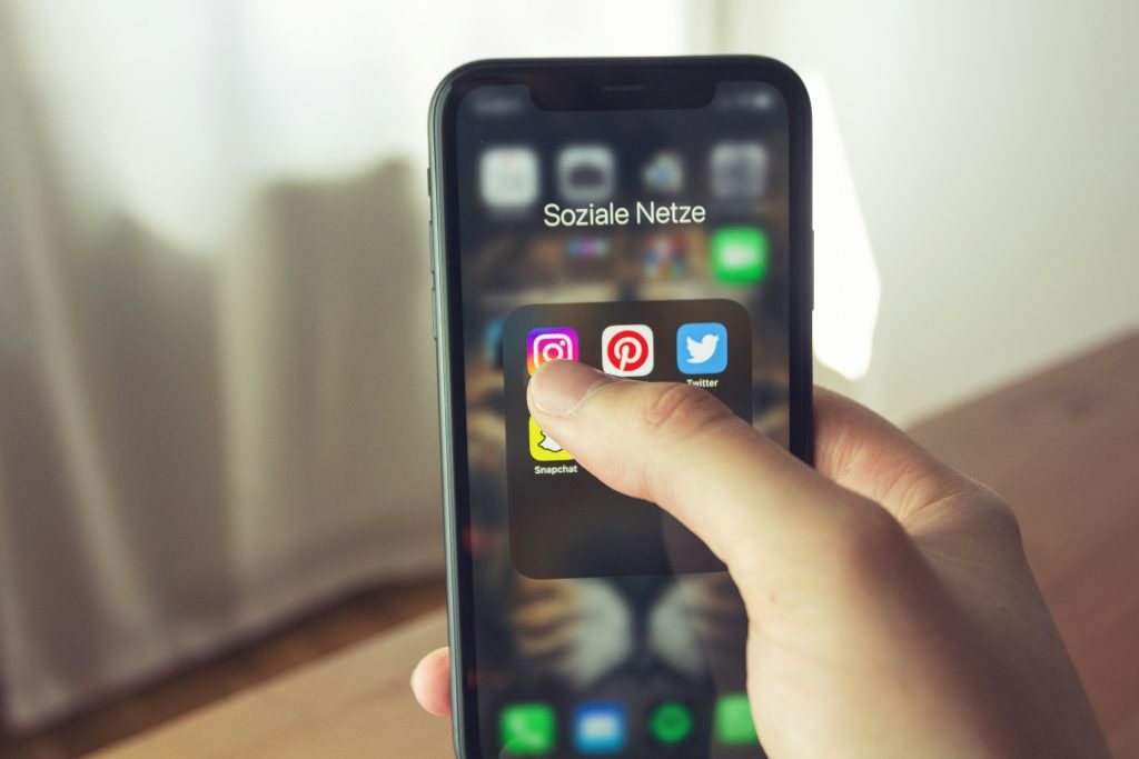 shutter speed digital news report unsplash